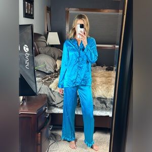 Victoria’s Secret Blue Long Sleeve & Pants Matching Pajama Set, Small